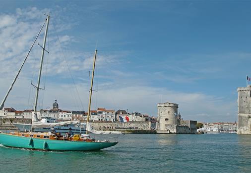 port de La Rochelle proche du Camping Les Tulipes, camping 2 étoiles bord de mer, camping avec piscine et jacuzzi à la Faute sur Mer proche de la Tranche sur Mer et des Sables d'Olonne en Vendée
